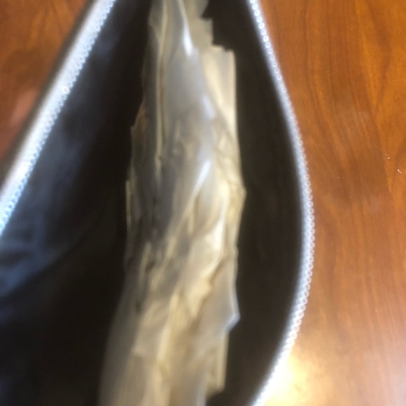 New York & company small bag/wallet ❤️😍❤️ - Picture 3 of 3